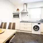 Truth Für 5 - King Size Betten, Kamin, Garten, Xxl Couch, Smart-tv Apartment *