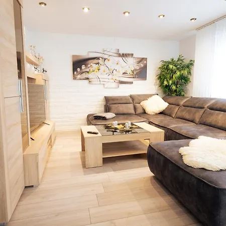 110qm Mit Garten, Grill, Kamin, Parkplatz & Kingsize Betten Dortmund