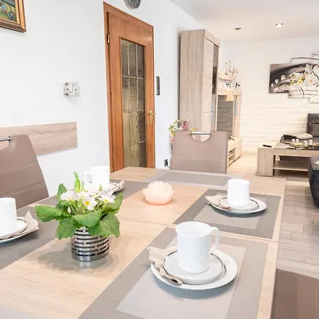 Apartment 110qm Mit Garten, Grill, Kamin, Parkplatz & Kingsize Betten Dortmund