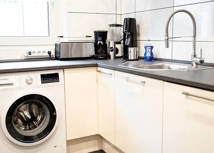 Truth Fuer 5 - King Size Betten, Kamin, Garten, Xxl Couch, Smart-tv