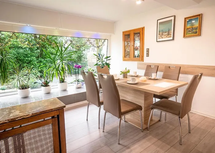 Truth Fuer 5 - King Size Betten, Kamin, Garten, Xxl Couch, Smart-tv دورتموند