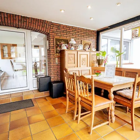Appartement 110qm Mit Garten, Grill, Kamin, Parkplatz & Kingsize Betten