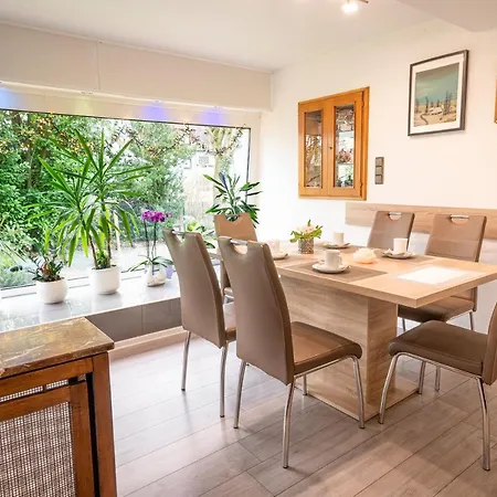 XXL Apartment für Gruppen mit Garten, Internet&Parkplatz Dortmund