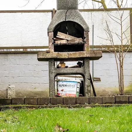 110qm Mit Garten, Grill, Kamin, Parkplatz & Kingsize Betten Appartement