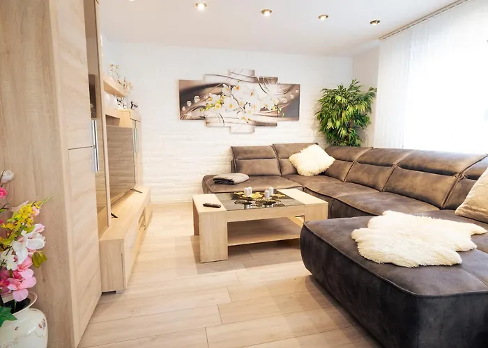 Truth Fuer 5 - King Size Betten, Kamin, Garten, Xxl Couch, Smart-tv Dortmund