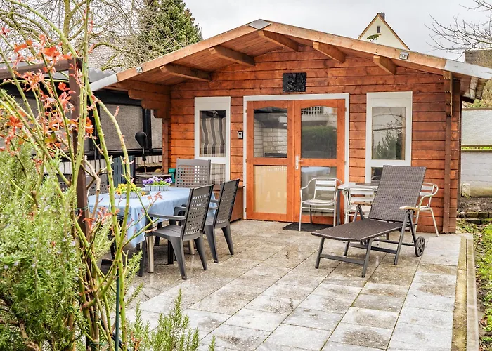 Truth Fuer 5 - King Size Betten, Kamin, Garten, Xxl Couch, Smart-tv Dortmund